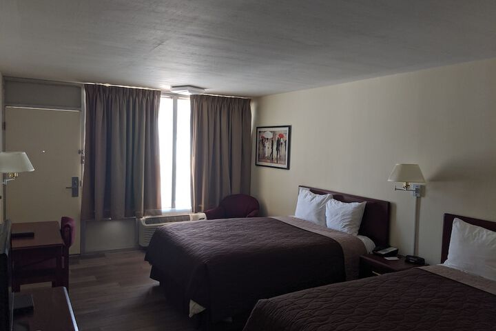 Room 10 of 14
