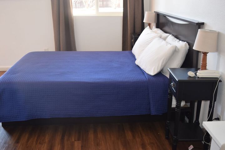 Room 28 of 86