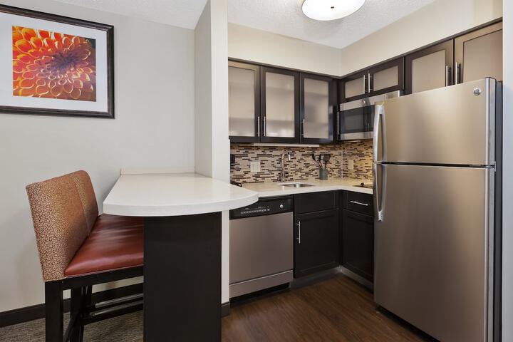 Staybridge Suites Detroit-Utica by IHG