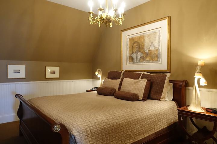 Room 43 of 151