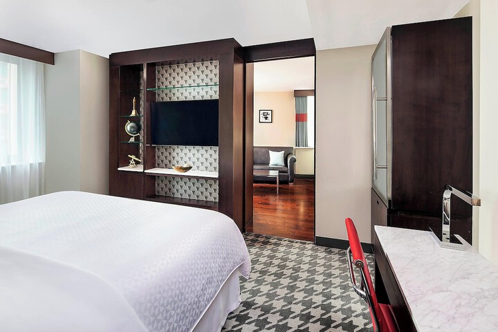 Room 8 of 16