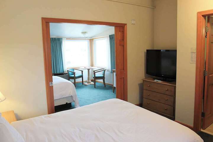 Room 67 of 142