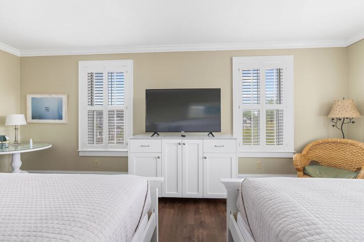 Room 9 of 25