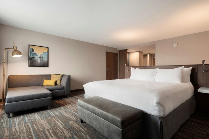 Room 22 of 35