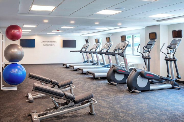 Fairfield by Marriott Inn & Suites Providence Airport Warwick