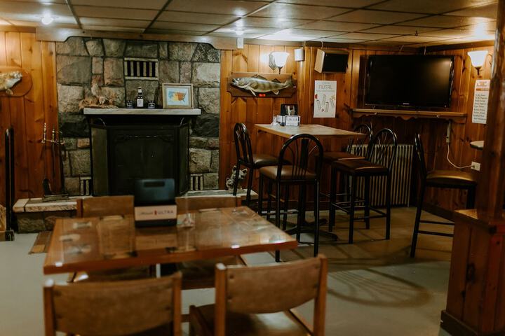 Lounge 120 of 132