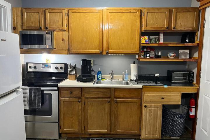 Just Like Being at Home- Newly Renovated Unit