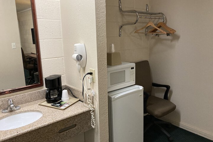 Room 2 of 6