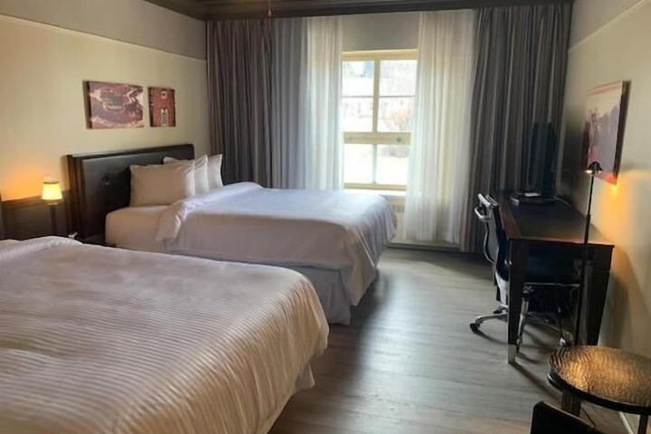Room 11 of 38