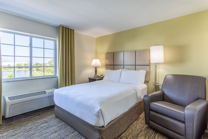 Candlewood Suites Aurora-Naperville by IHG
