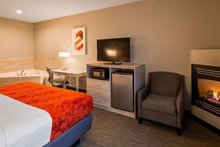 Best Western Plus New Cumberland Inn & Suites