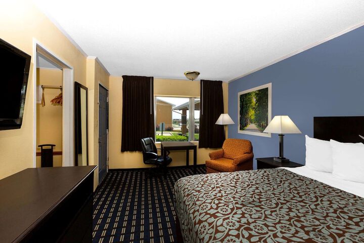 Room 29 of 49