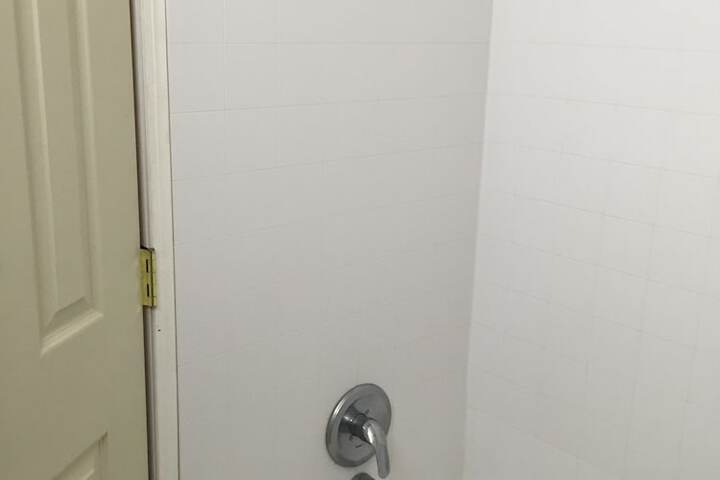 Room 11 of 23