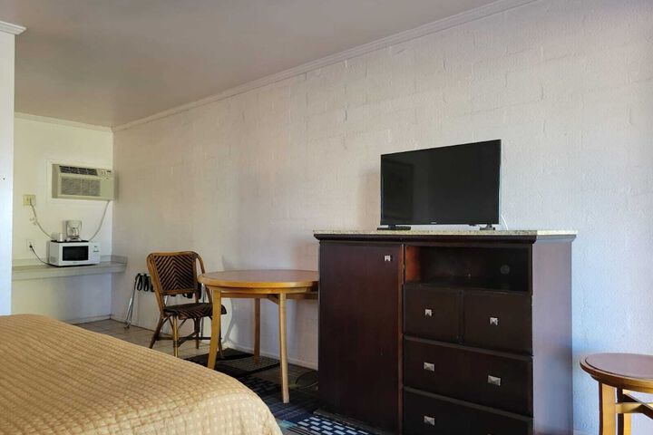 Room 27 of 50