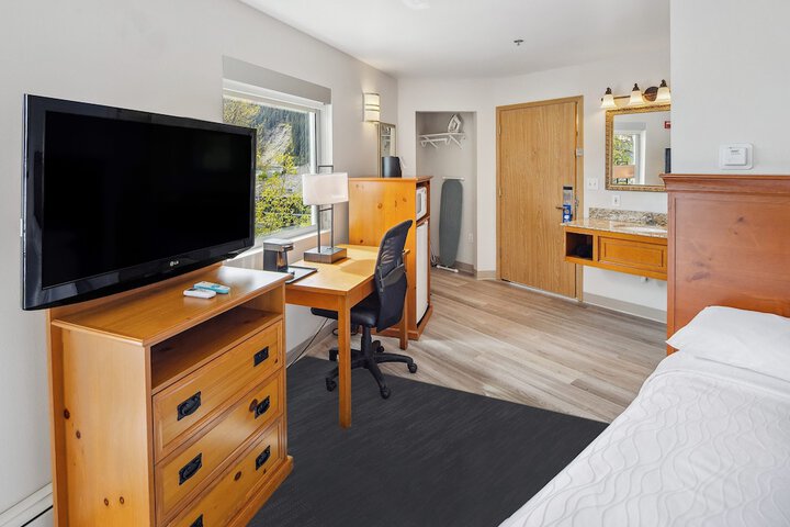 Hotel Edgewater