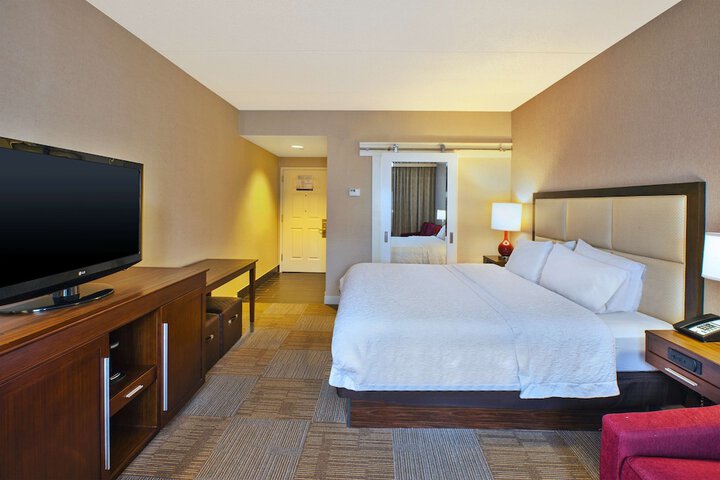 Hampton Inn & Suites Providence / Warwick-Airport