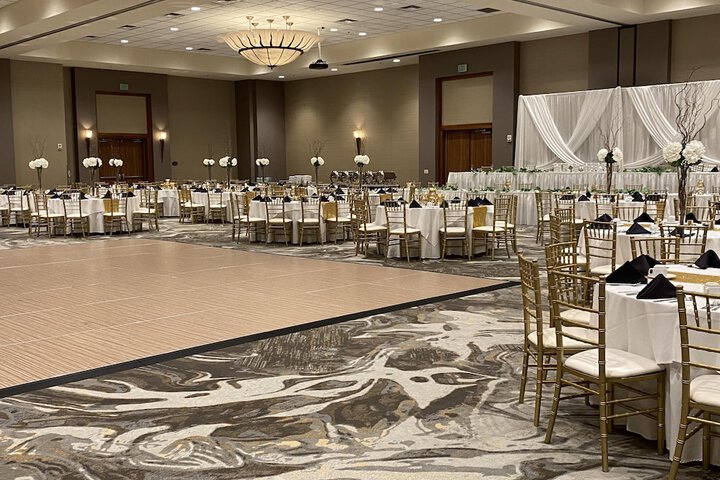 DoubleTree by Hilton Bay City - Riverfront