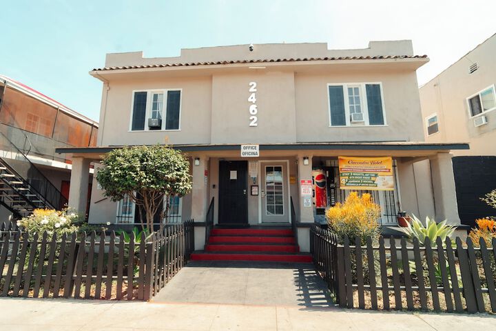 Clarendon Hotel