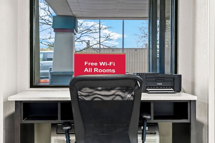 Business Center 44 of 44