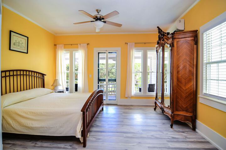 Room 9 of 27