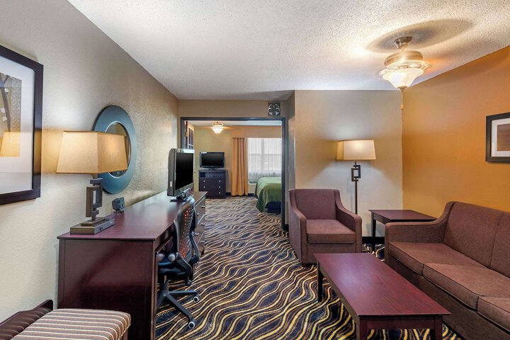 Quality Suites Addison - Dallas