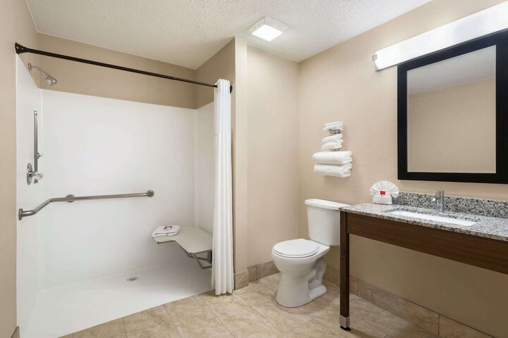 Room 20 of 29