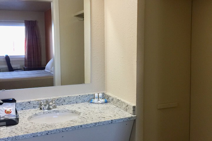 Room 12 of 19