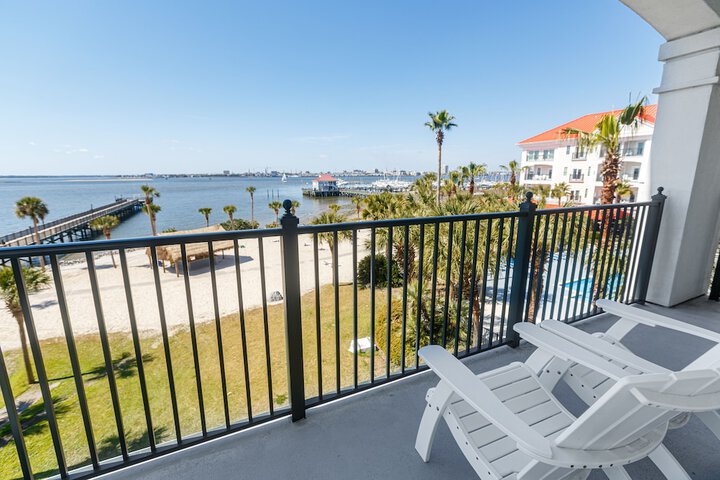 Harborside at Charleston Harbor Resort and Marina