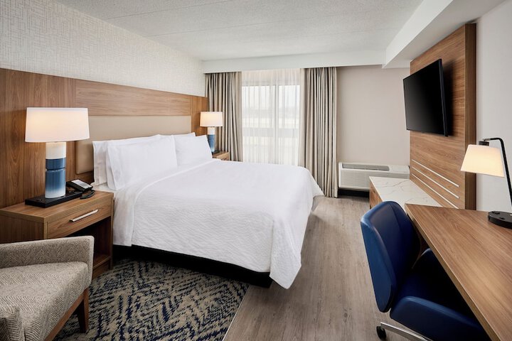 Candlewood Suites Burlington Conference Centre by IHG