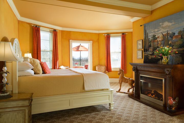 Room 32 of 75