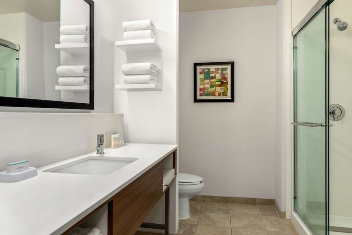 Room 10 of 26