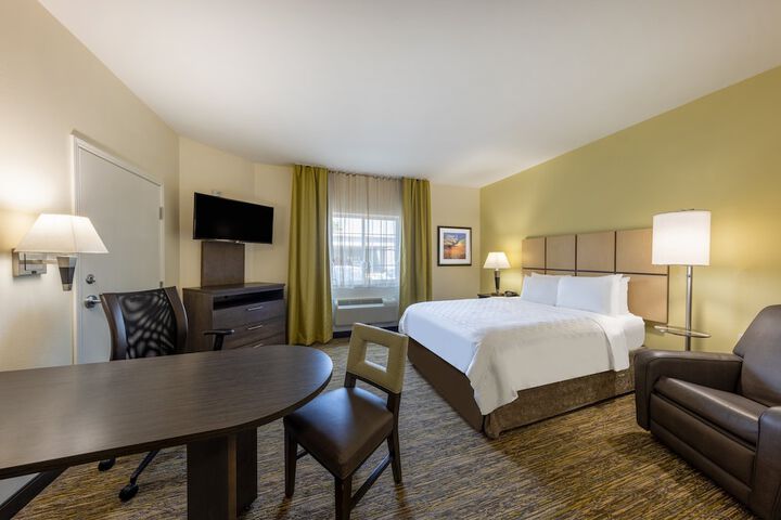 Room 16 of 28