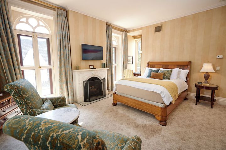 Room 21 of 37