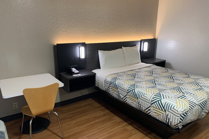 Room 13 of 24