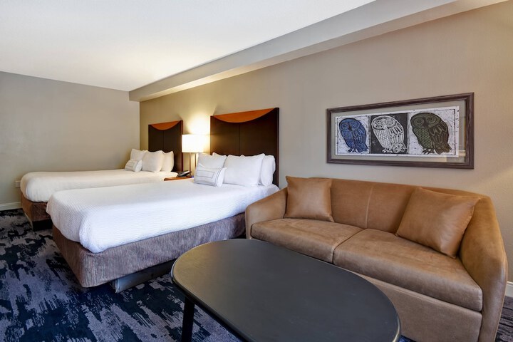 Room 20 of 33