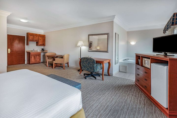 Room 20 of 38