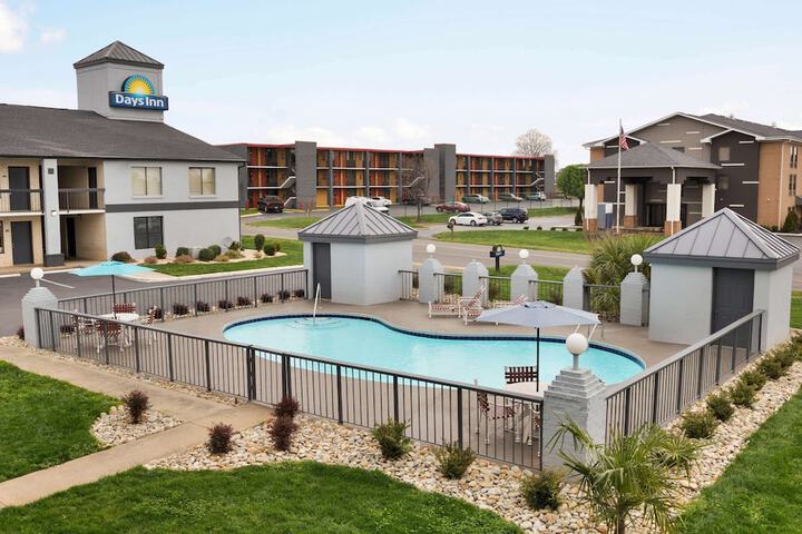 Pool 6 of 25