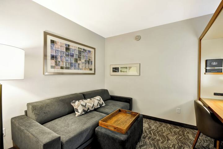 Room 16 of 37