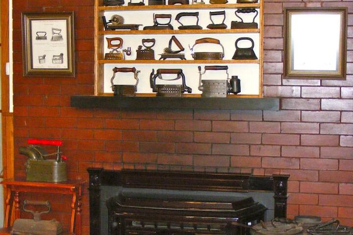 Old Iron Inn Bed and Breakfast