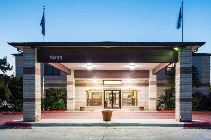 Hotel 5 of 38