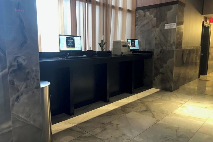 Business Center 28 of 29