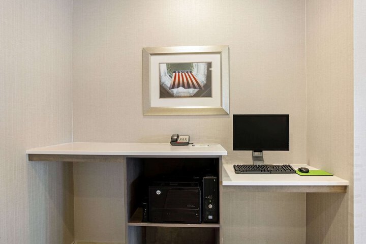 Business Center 41 of 41