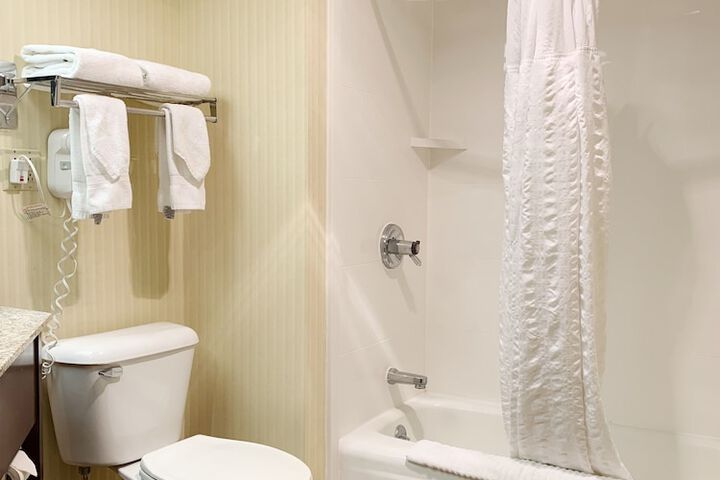 Comfort Inn & Suites Warsaw near US-30