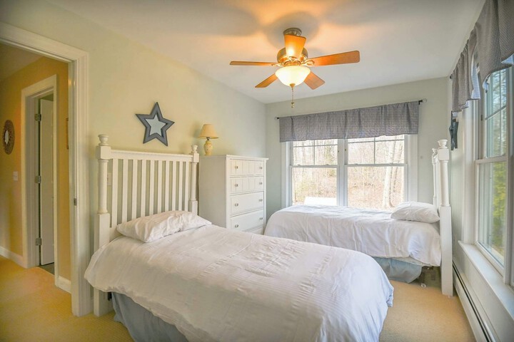 Stunning 5 Bdr Walk to York Harbor Beach!
