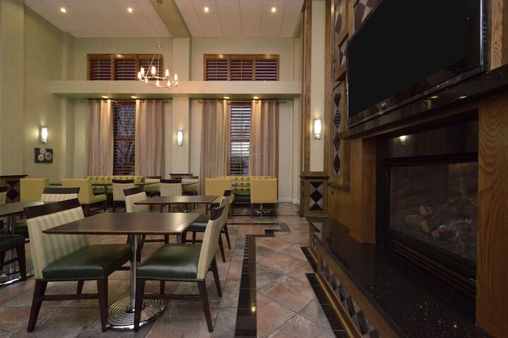 Hampton Inn & Suites Carson City