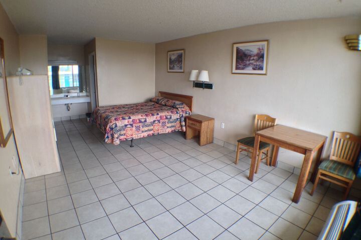 Room 22 of 50