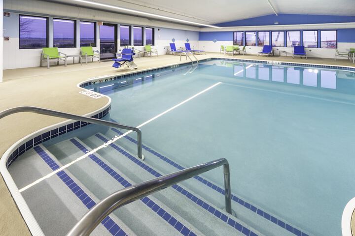 Pool 10 of 52