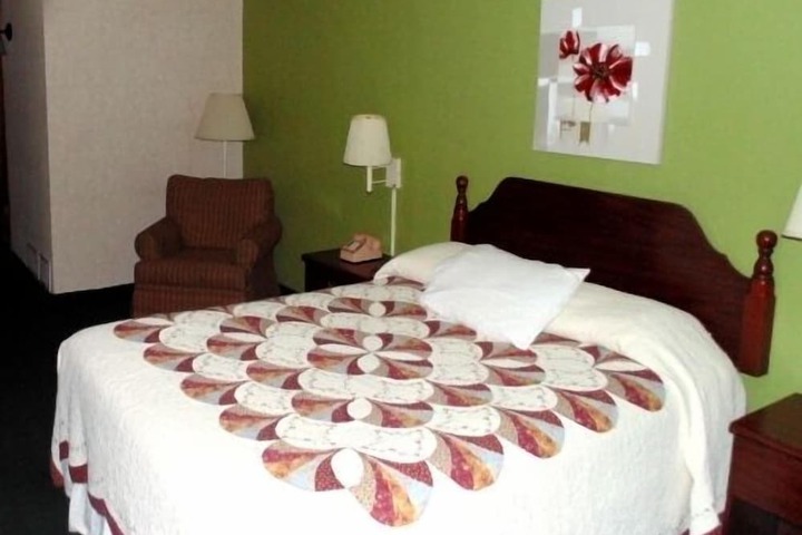 Room 4 of 11