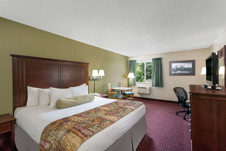 Room 52 of 73
