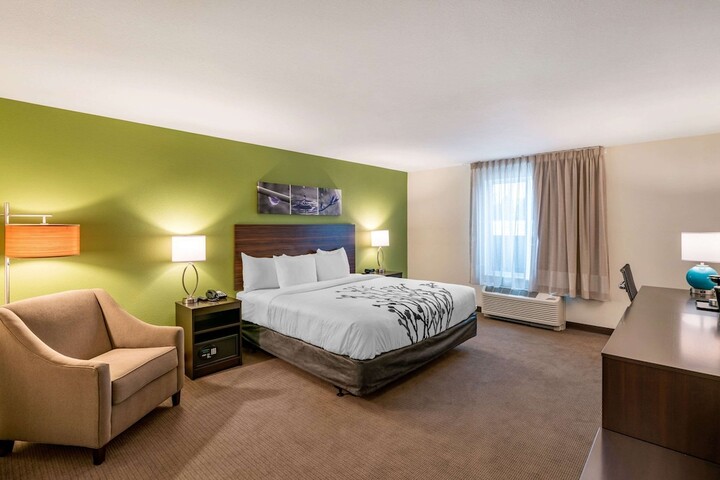 Room 14 of 37